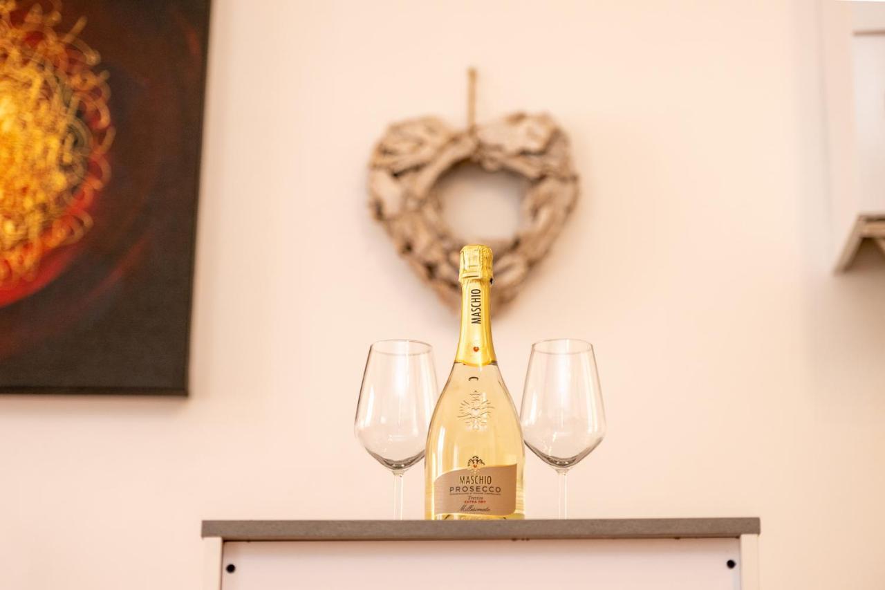 Portatorre Suite, A Charming Apartment In The Heart Of Como, Free Private Parking, Air Conditioning & More! Exteriér fotografie