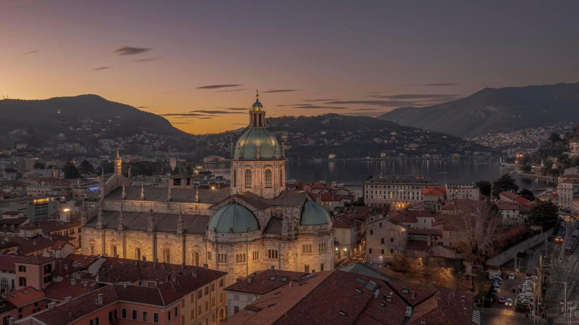 Portatorre Suite, A Charming Apartment In The Heart Of Como, Free Private Parking, Air Conditioning & More! Exteriér fotografie